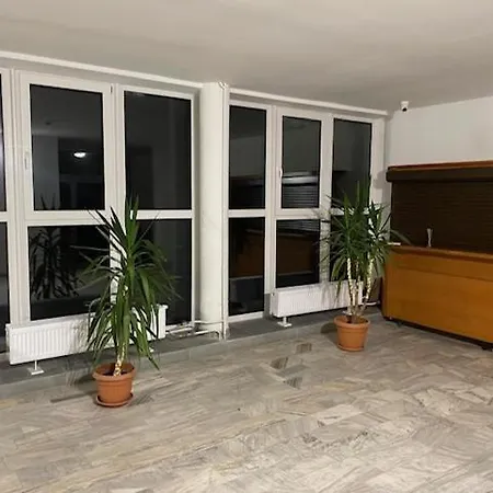 Z Wanna Kiss Apartment
